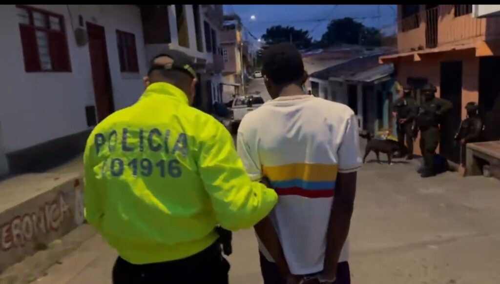 Golpe a las disidencias en el Valle: capturan a alias ‘Negrito’ y decomisan munición de guerra 